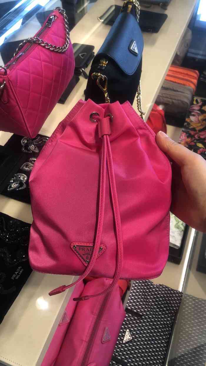 prada (奥特莱斯店)-"商品:包包 前一天晚上小红书看到这个皮.
