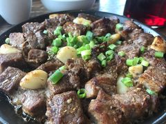 炉火盘烤梅肉-鲜小岛·铜锅涮肉