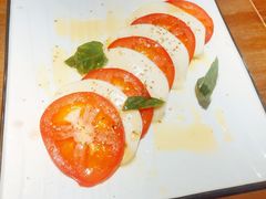 马苏里拉配番茄-FABIO’S费比欧披萨餐厅