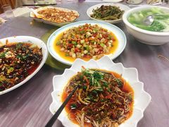 -洪霞餐馆