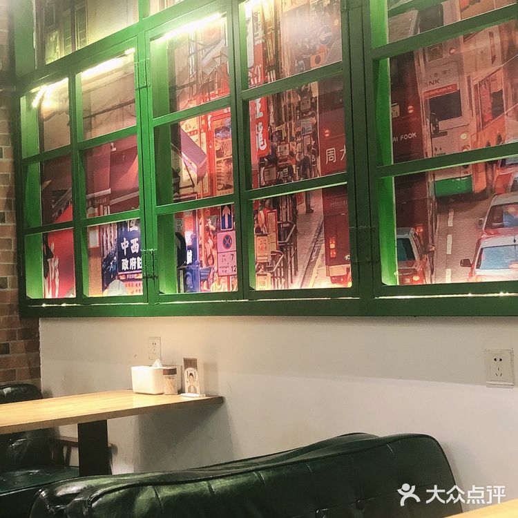 隐藏在“五大道”里面的小酒馆，看似不起眼，但是走进来