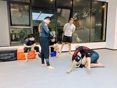 -EFL巴西柔术·综合格斗·泰拳·少儿体能训练(虹桥德必馆)