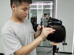 -首脑美容美发化妆美甲培训学校(长沙校区)
