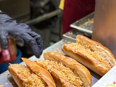 -Bánh Mì Huynh Hoa