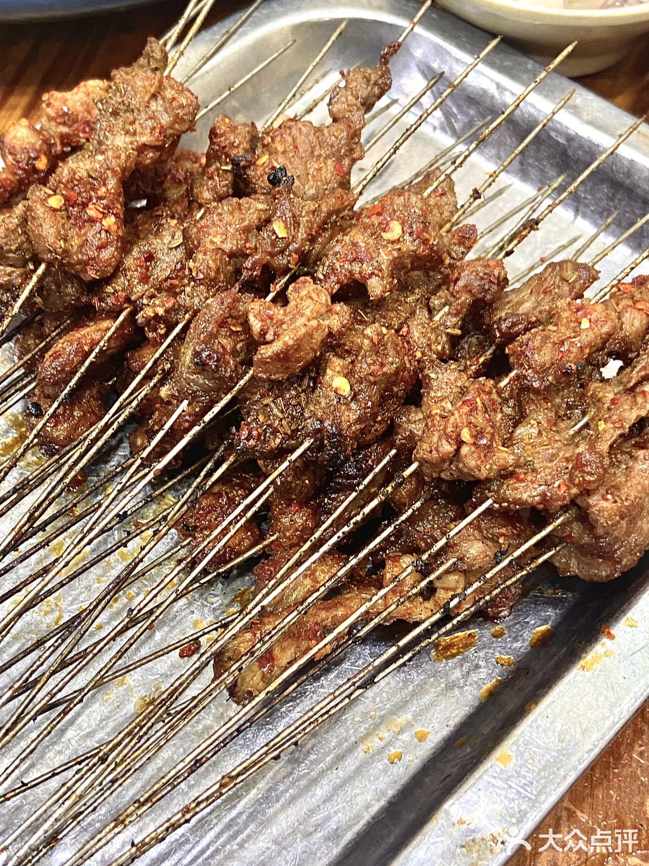 听我的！来西安第一顿吃大雁塔旁的虎子水盆羊肉