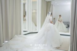 -禕·愫白婚纱商店