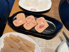 比心午餐肉-鱼酷活鱼烤鱼(静安大融城店)