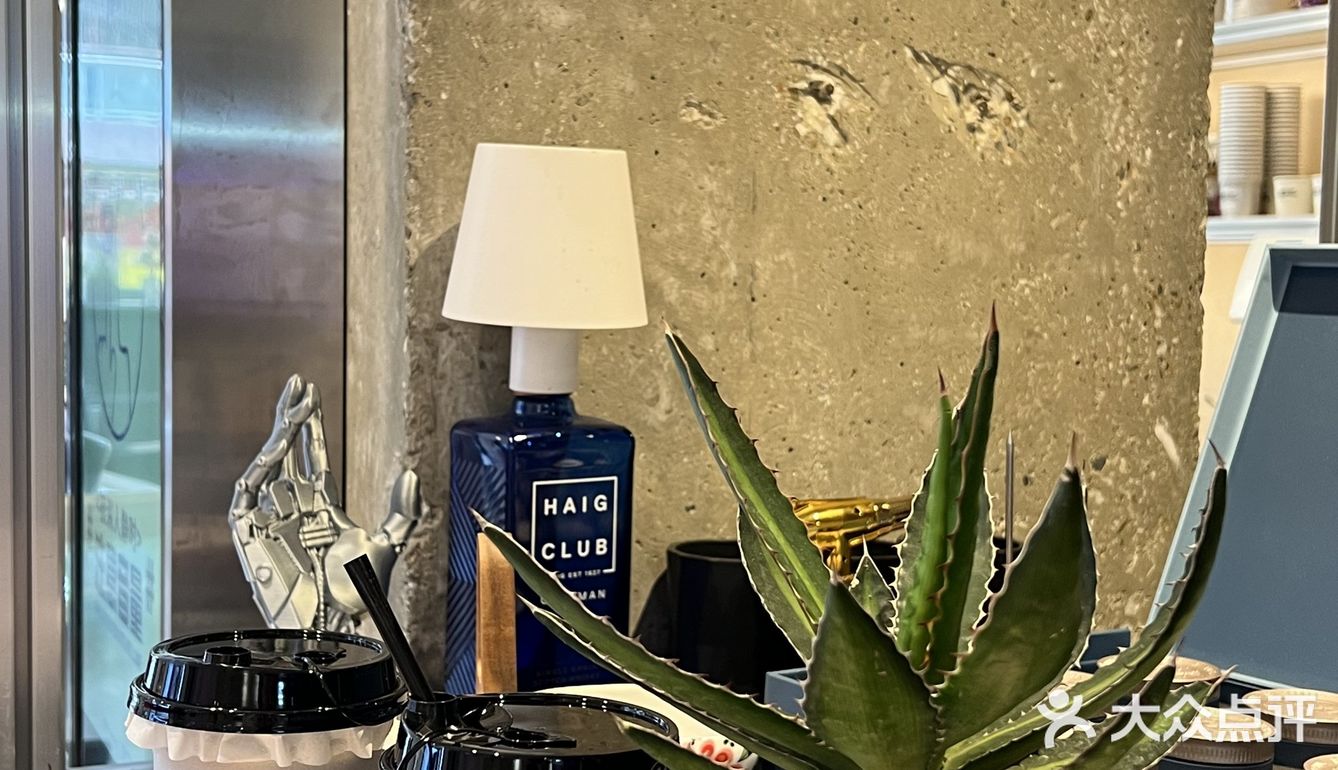 南宁的！新店！一半咖啡一半酒！老板带你玩游戏