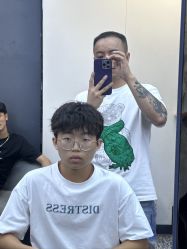 -藤野造型专业烫染接发