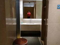 -跃动游泳健身俱乐部(新华传媒店)