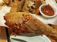 -头上红煨盐鸡·非遗院子餐厅