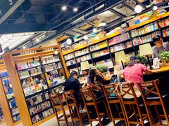 -西西弗书店&矢量咖啡(凯德晶萃广场店)