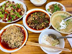 拌豆芽-叶老大肥肠
