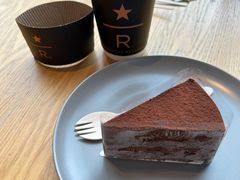 -星巴克臻选(上海合生汇1F店)