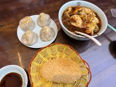 -忆笼香小笼包·抽屉馄饨(人民路店)