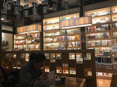 -猫的天空之城概念书店(杭州南宋御街店)