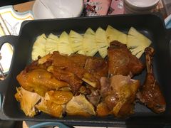 爆烤菠萝鸡-街角等你.大连海鲜烧烤(西安路店)