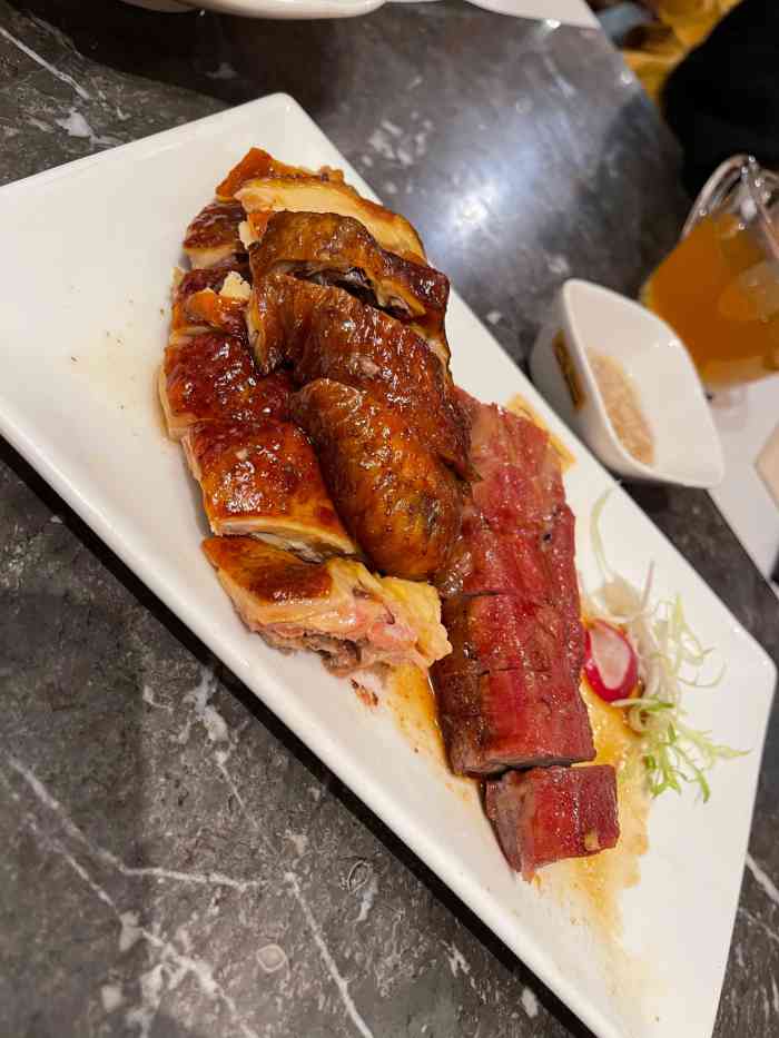 港丽餐厅(百联西郊购物中心店)