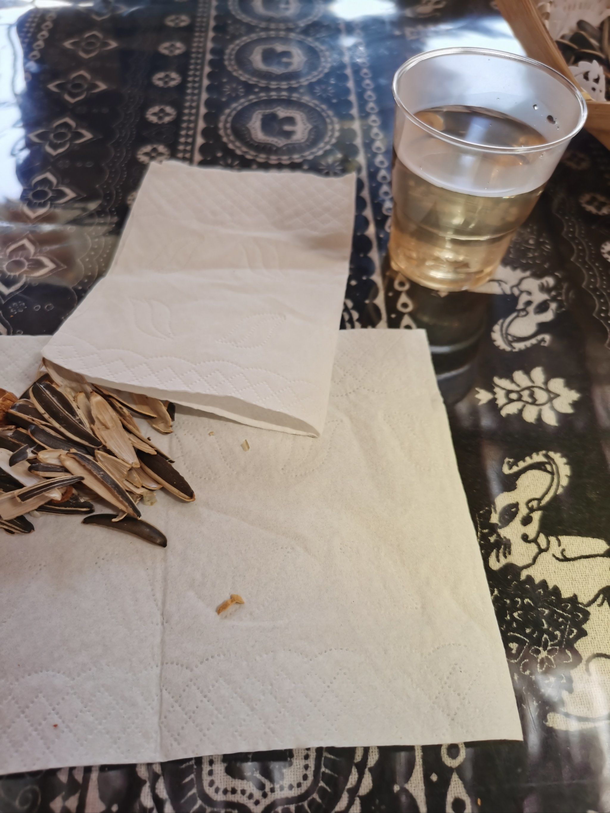 炒牛杂 窝窝头 糖醋排骨几颗 鸦片鱼头\\n炒豆角 炒螺蛳 酸辣土豆丝