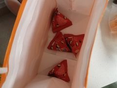 -来伊份(曹安公路三店)