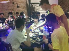 -何师烧烤·香辣蟹·川菜·30年老品牌(太古里旗舰店)