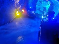 -洞穴餐厅