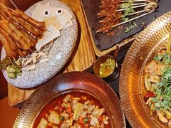 -何师烧烤·香辣蟹·川菜·30年老品牌(太古里旗舰店)