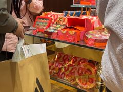 -VENCHI 闻绮(上海佛罗伦萨小镇店)