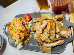 鸡排沙拉-暖食光·台式家庭餐厅·生日主题店(万达店)