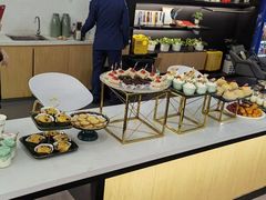 -弘仁宝佳比亚迪4S店(宝山旗舰店)