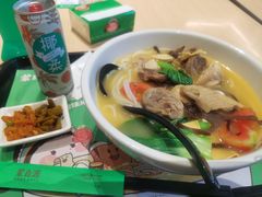 -蒙自源米线大王(东站店)
