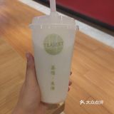 很爱蜜桃的味道。下面是蜜桃果肉加茶，上层是厚厚的芝士