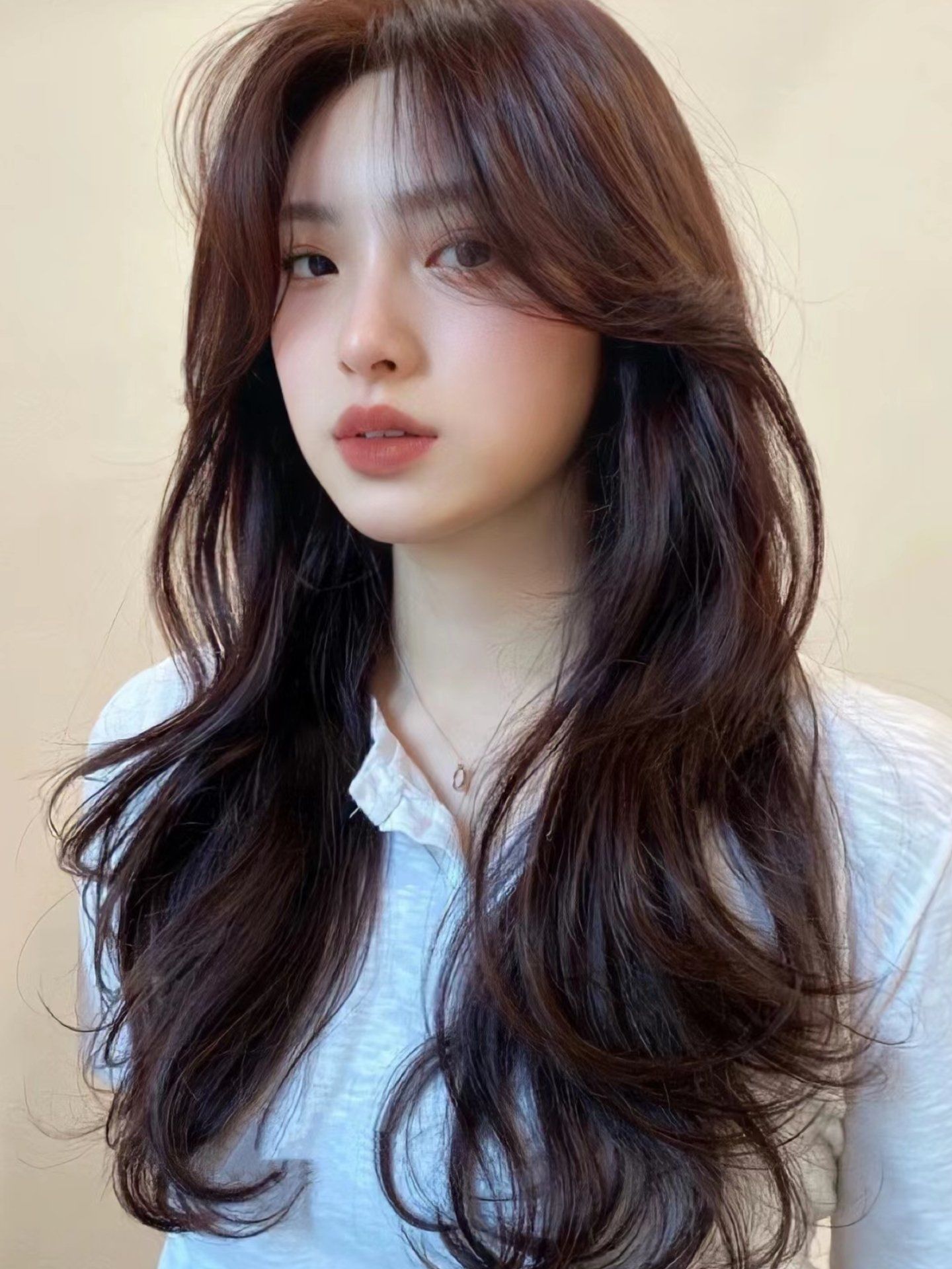 长发女生必备的烫发款式～韩式大波浪卷～