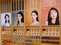 -moody彩瞳(环宇城店)