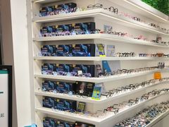 -美式眼镜·授权蔡司.依视路.尼康.豪雅.明月(南翔印象城店)