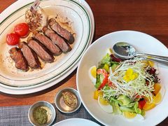 -MONICH牛排融合餐厅(和义大道购物中心店)