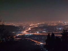 -鬼笑石后山停车场