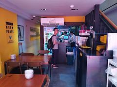 -BHC炸鸡(明洞总店)