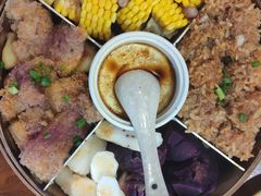 -黄桷树曹家私房菜(江与城店)