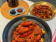 -肥肥虾庄·金牌油焖大虾(汉口城市广场店)