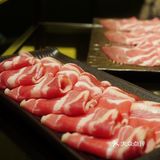 吃火锅怎么能少了帝王蟹呢，来这里满足你对海鲜的所有挑剔～