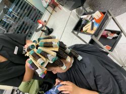 -V7 HAIR SALON