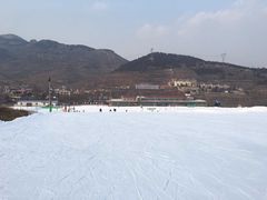 -济南卧虎山滑雪场