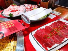 现切牛肉-谭鸭血老火锅(七宝万科广场店)