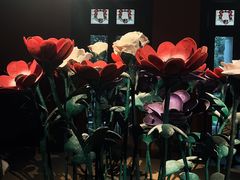 -Nathalie Djurberg与Hans Berg“牛皮纸包裹的月亮”-Prada荣宅当季展览