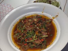 -阿瓦山寨·湘菜现炒·剁椒鱼头王(咸阳总店)