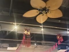 -大头虾越式风味餐厅(光明广场店)