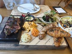 -Mark&Mars Restaurant