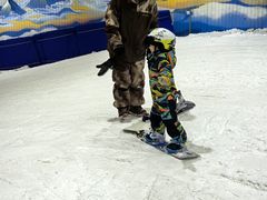 -乔波室内滑雪场