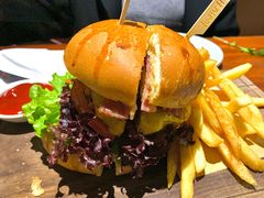 农夫汉堡-LENBACH兰巴赫西餐·精酿啤酒(香格里拉店)